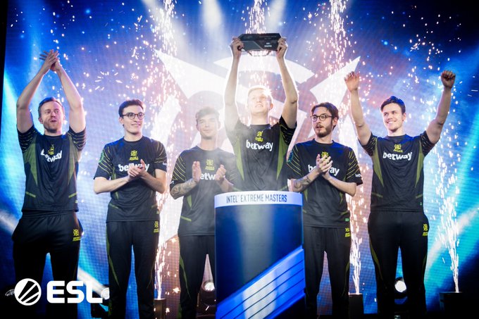 鹈鹕伪3D 鹈鹕伪3D