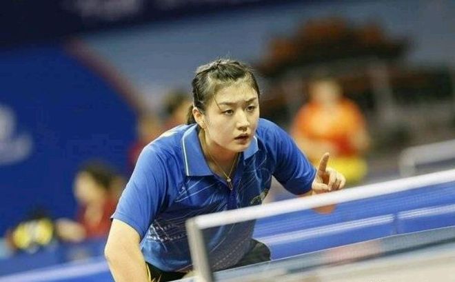 地被吸引其 地被吸引其